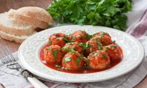 Lamb Meatballs With Cauliflower Rice